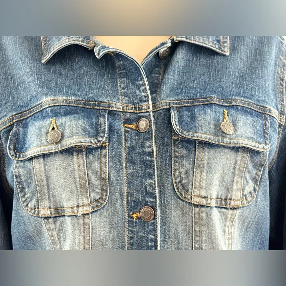 Old Navy Medium Washed Cropped Stretch Denim Trucker's Jacket, Women's Size L - Picture 2 of 13